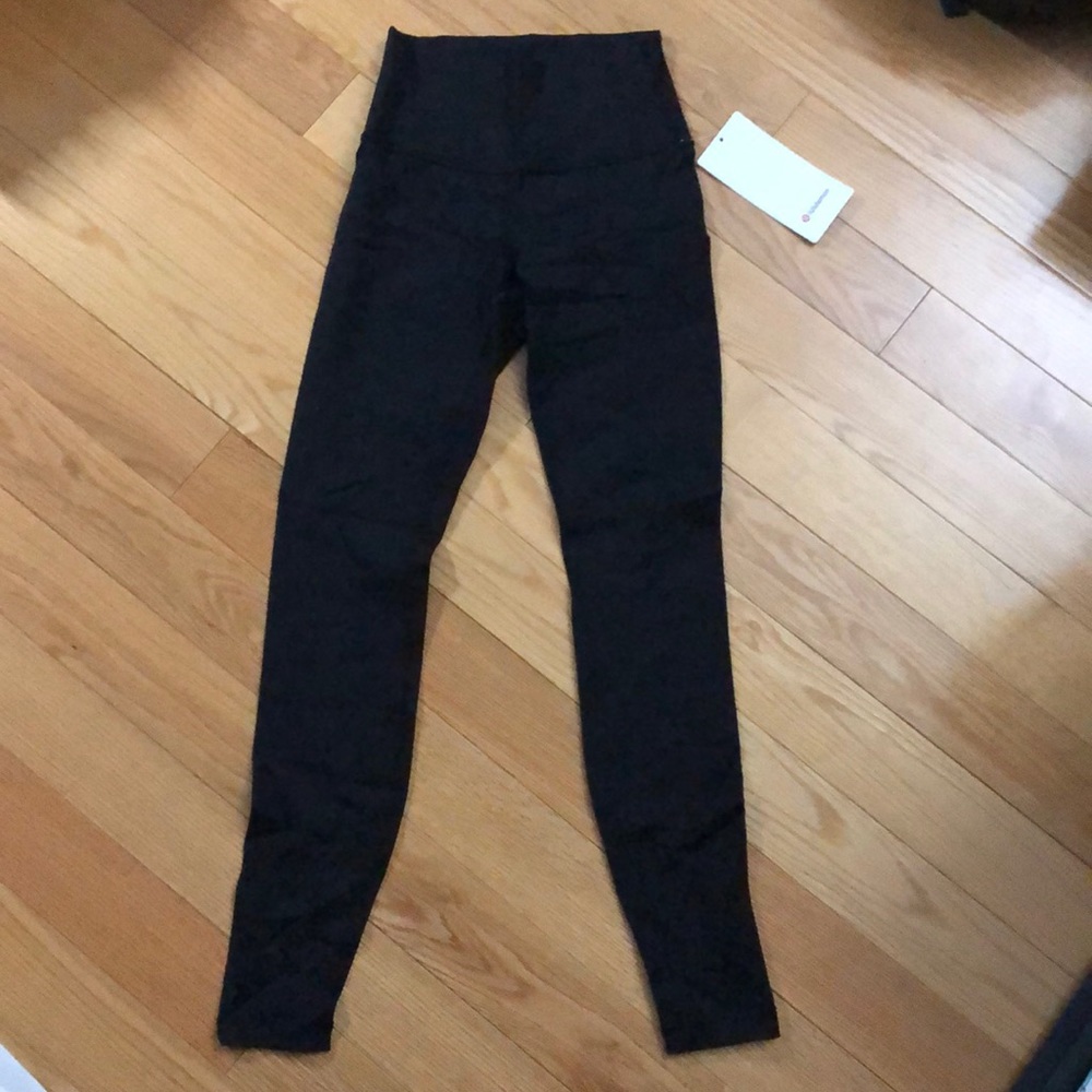 NWT Lululemon Wunder Under HR Tight 28” Leggings